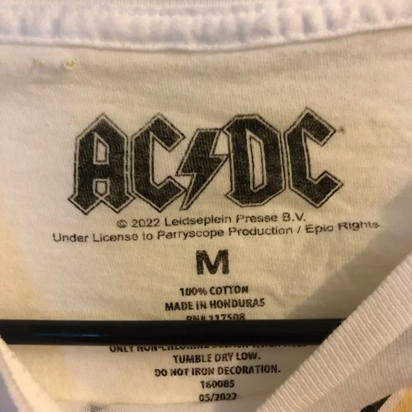 AcDC t shirt - Picture 3 of 3